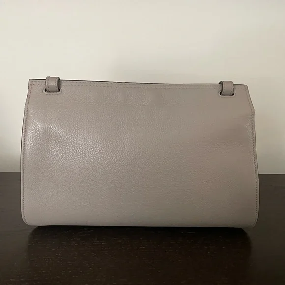 Authentic GUCCI Tasseled Lady Bamboo grey leather single flap crossbody bag. - Picture 5 of 16